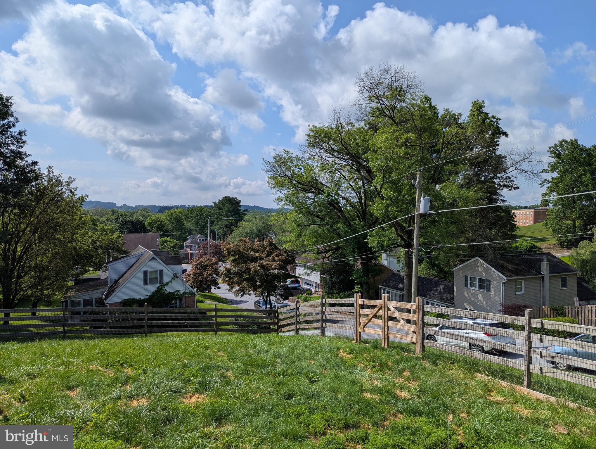 44 Chestnut Street Adamstown, PA 19501 - Photo 22 of 24 a backyard of a house with table and chairs