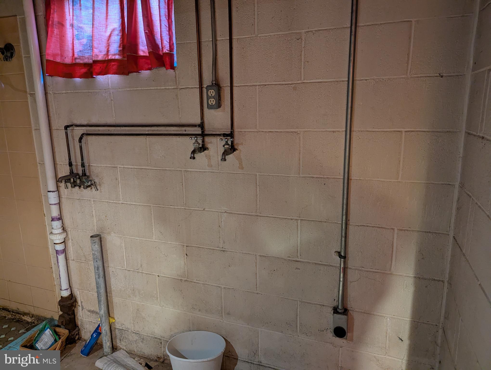 44 Chestnut Street Adamstown, PA 19501 - Photo 8 of 24 a bathroom with a shower
