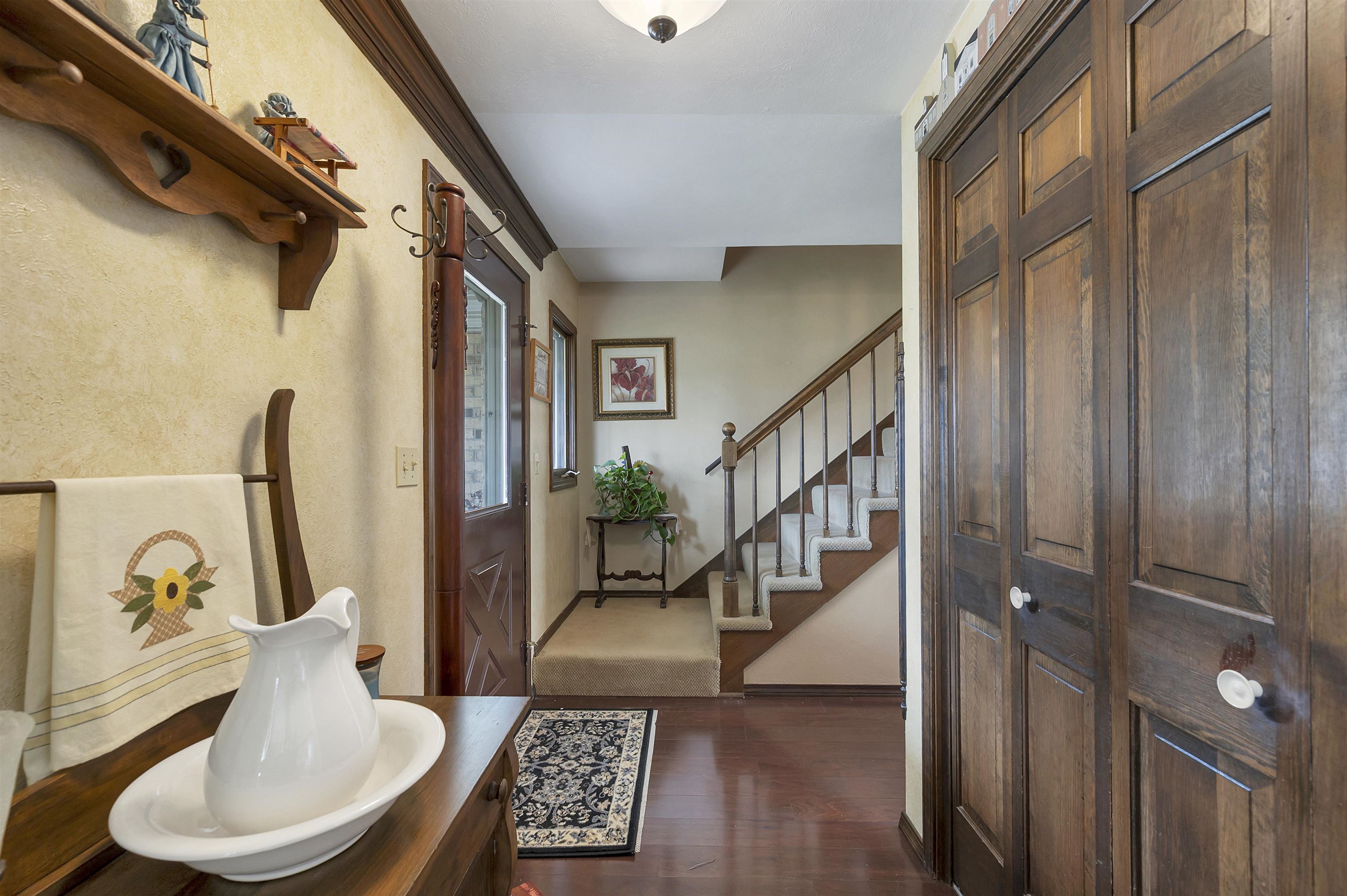 413 South Good Hope Road De Pere, WI 54115 - Photo 13 of 58