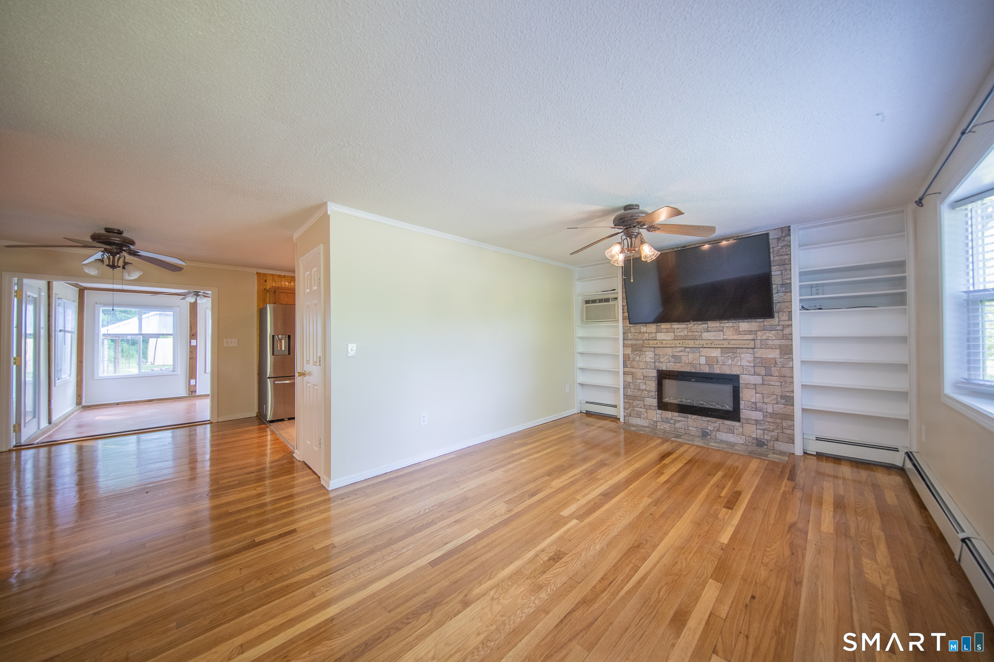 42 Bailey Woods Road Brooklyn, CT 06234 - Photo 2 of 27