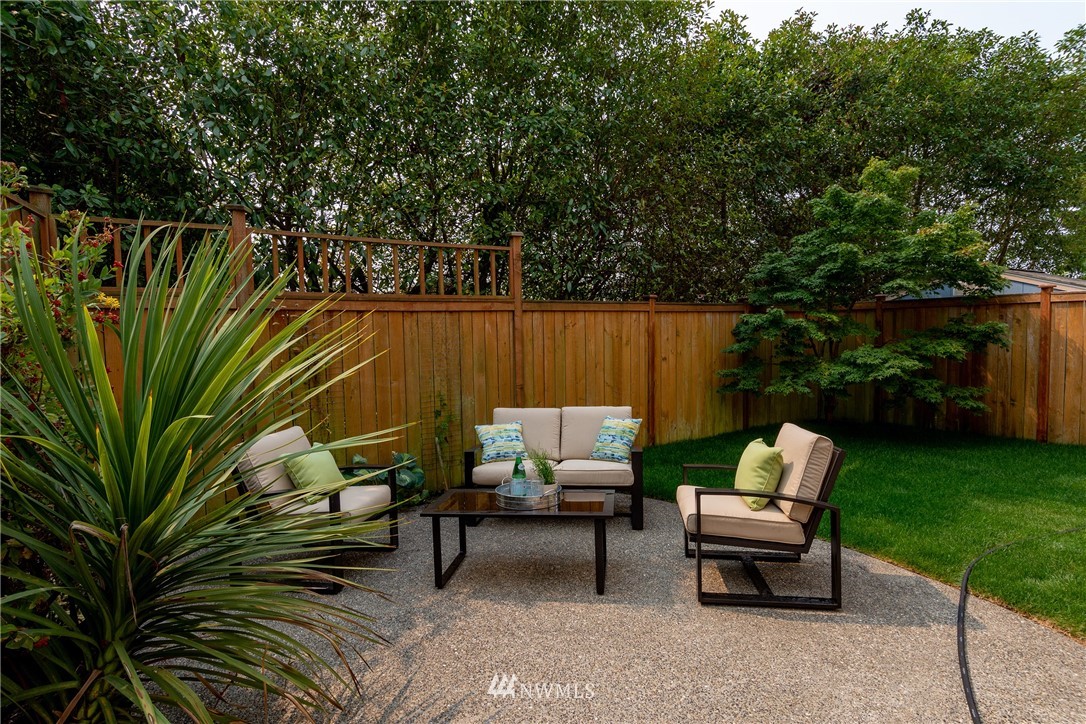 10134 B Holman Road Northwest Seattle, WA 98133 - Photo 8 of 25