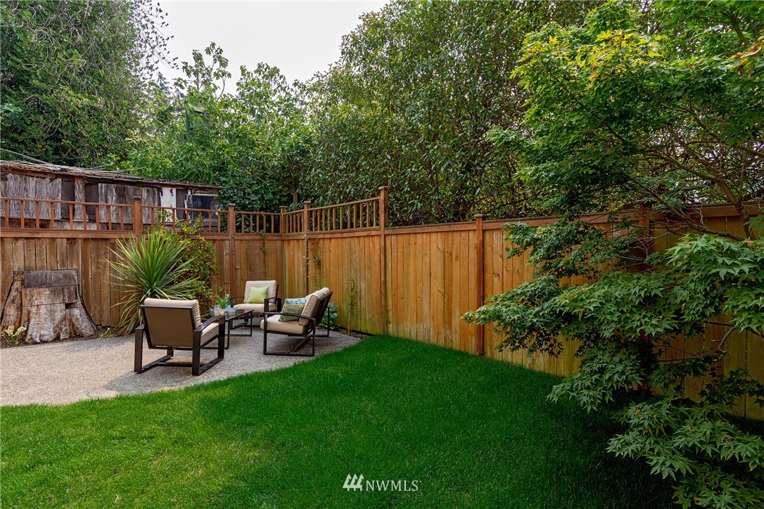 10134 B Holman Road Northwest Seattle, WA 98133 - Photo 9 of 25
