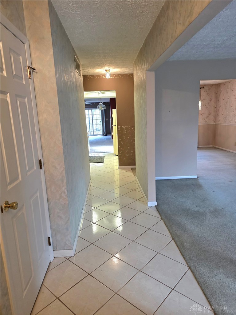 9920 Sheehan Road Dayton, OH 45458 - Photo 5 of 46