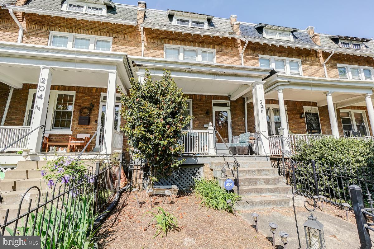 206 17th Street Northeast Washington, DC 20002 - Photo 5 of 15