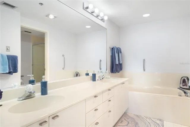 $1,550,000 | 1255 North Gulfstream Avenue, Unit 1407, Sarasota, FL 34236