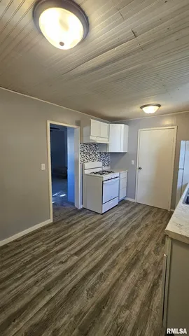 $54,000 | 148 Robinson Avenue, Canton, IL 61520