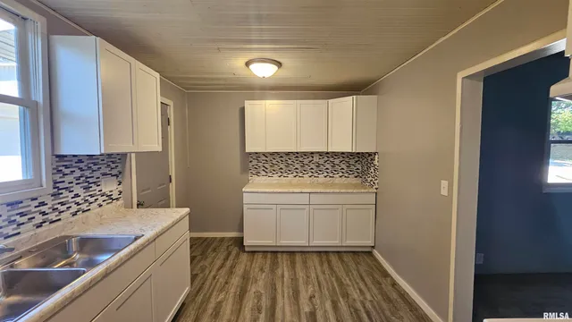 $54,000 | 148 Robinson Avenue, Canton, IL 61520