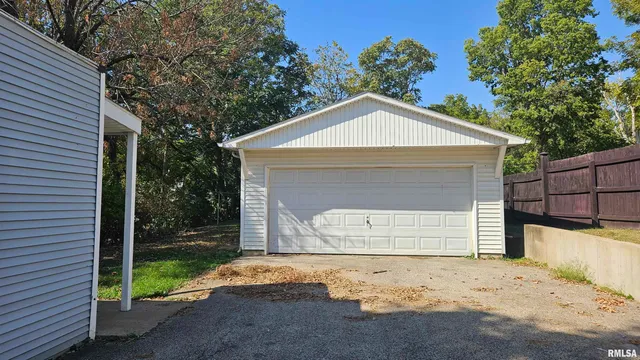 $54,000 | 148 Robinson Avenue, Canton, IL 61520