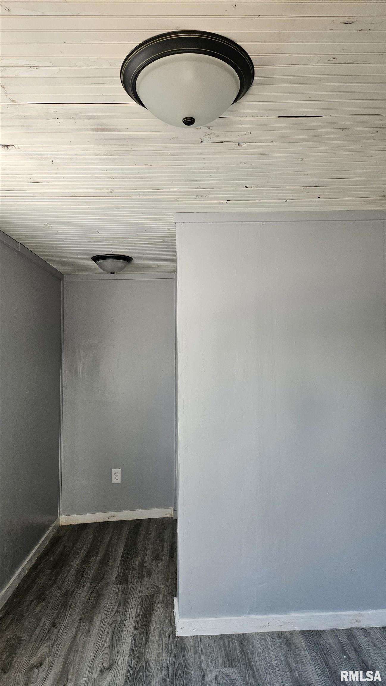 148 Robinson Avenue Canton, IL 61520 - Photo 3 of 22