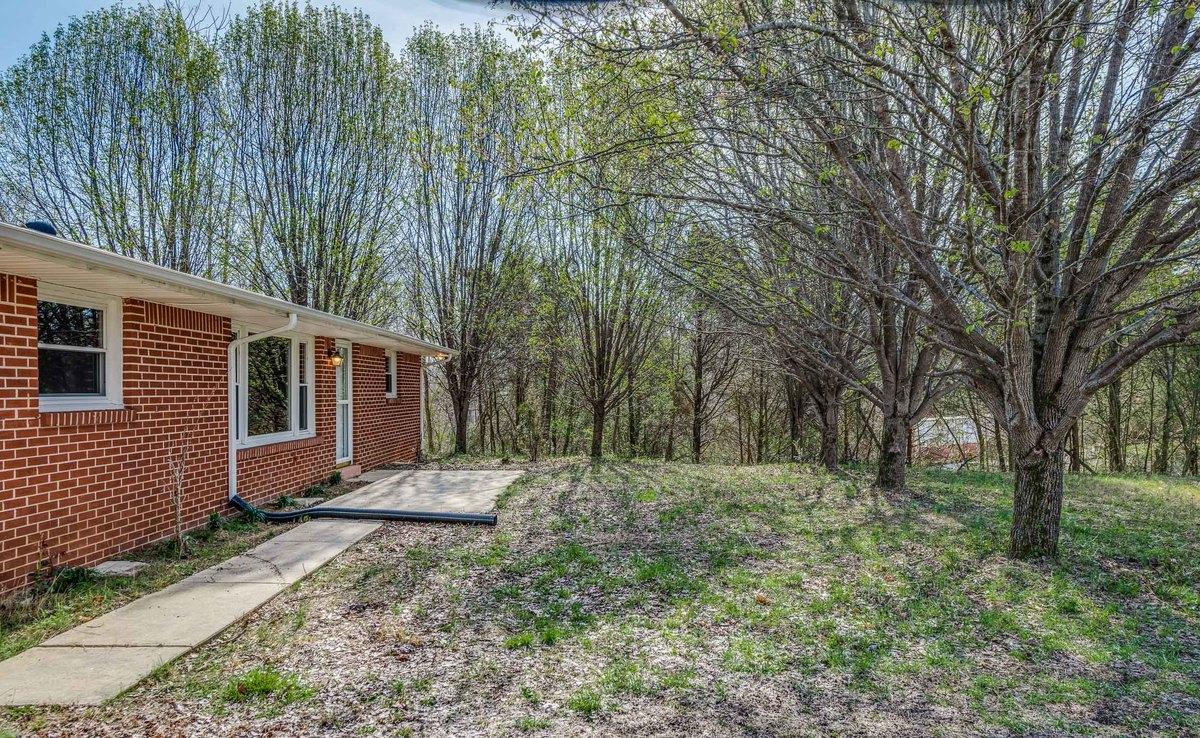 12125 Old Baxter Road Silver Point, TN 38582 - Photo 17 of 29 Front