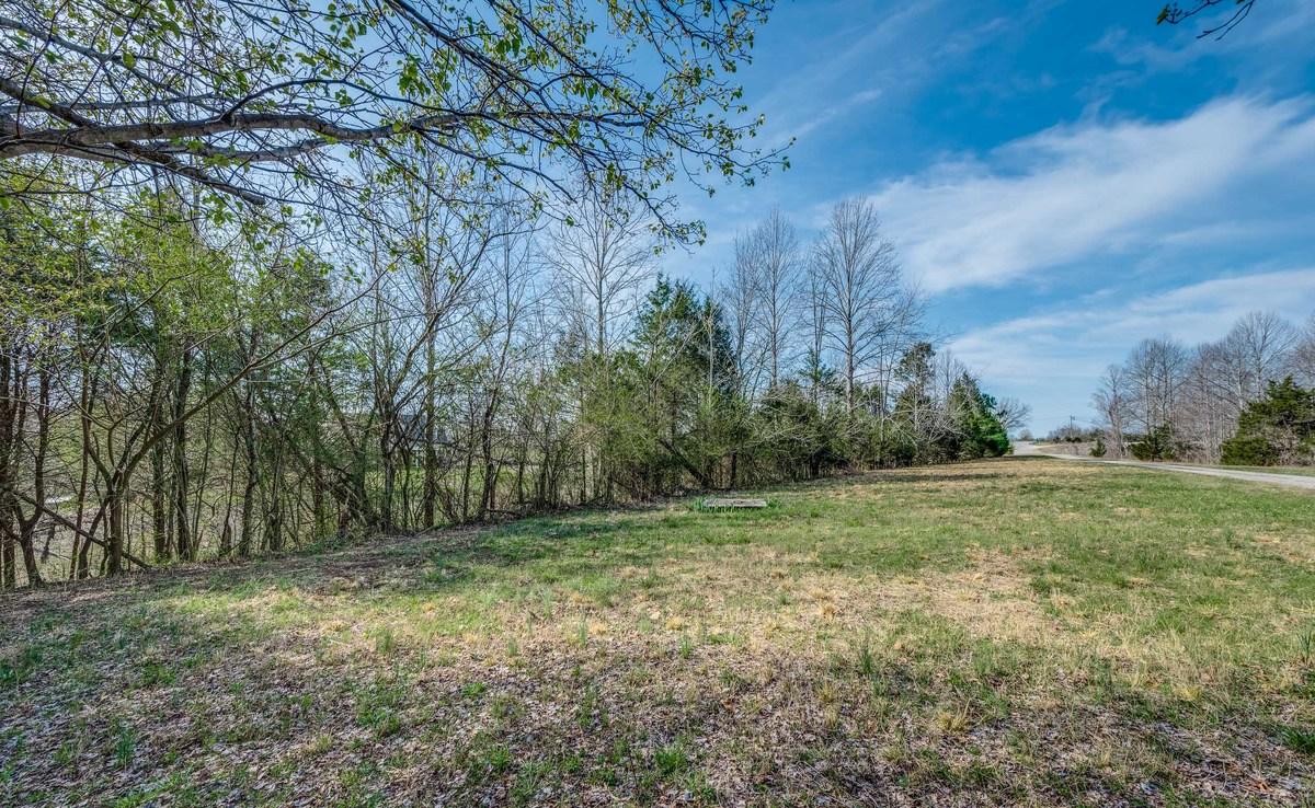 12125 Old Baxter Road Silver Point, TN 38582 - Photo 24 of 29 Yard