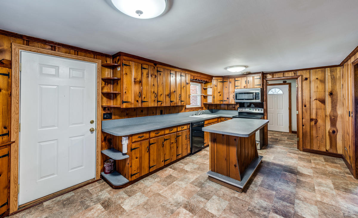 12125 Old Baxter Road Silver Point, TN 38582 - Photo 7 of 29 Kitchen