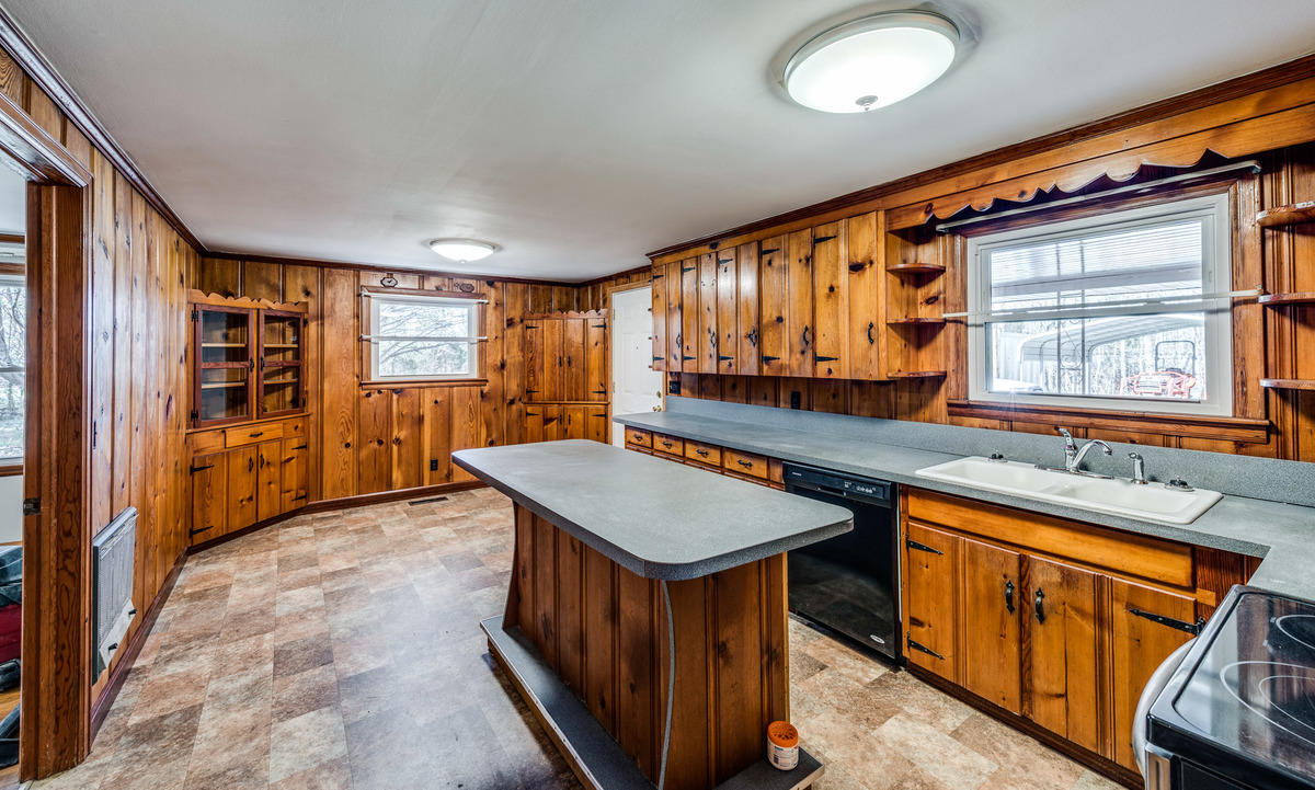 12125 Old Baxter Road Silver Point, TN 38582 - Photo 8 of 29 Kitchen