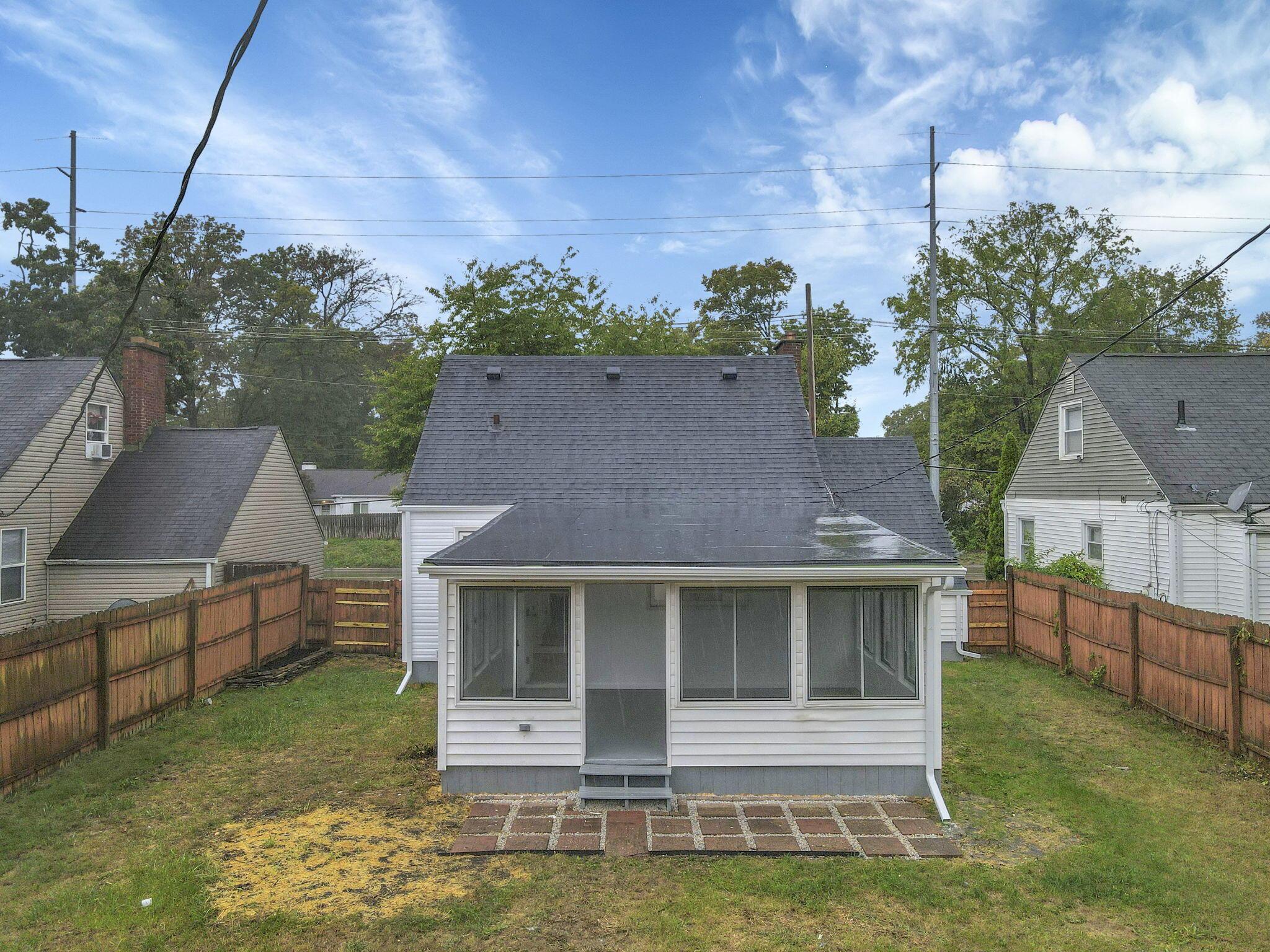 430 South James Road Columbus, OH 43213 - Photo 22 of 24 44-web-or-mls-DJI_0140