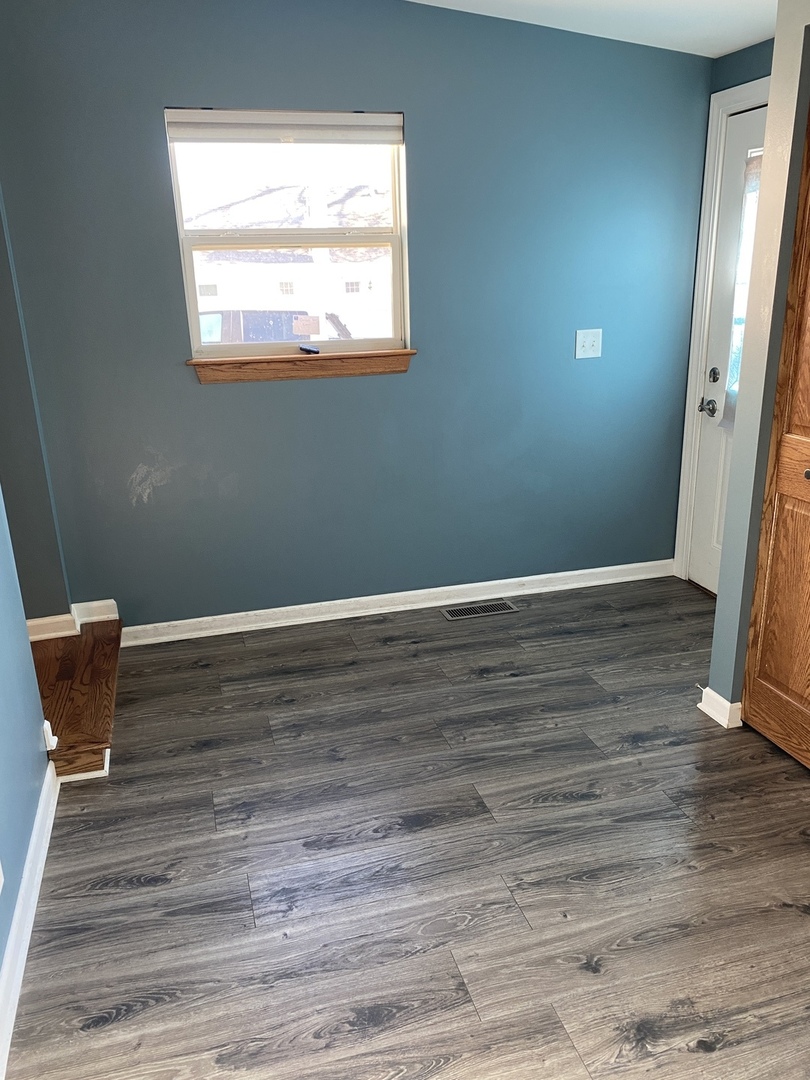 396 West St Charles Road Elmhurst, IL 60126 - Photo 13 of 16 Gallery Image 13