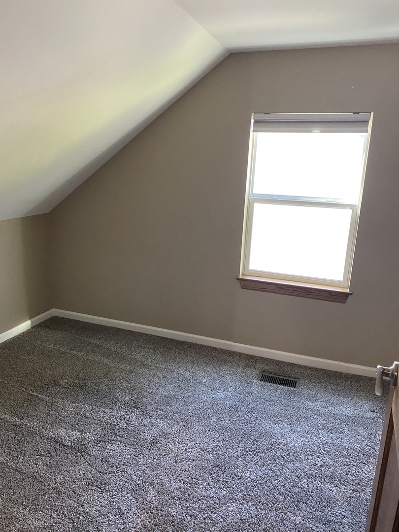 396 West St Charles Road Elmhurst, IL 60126 - Photo 16 of 16 Gallery Image 16