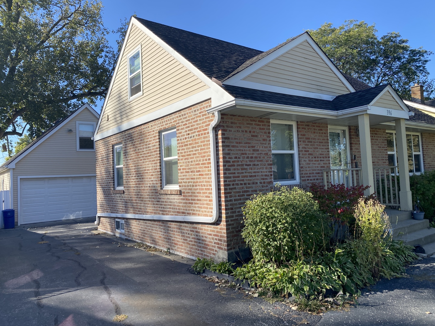 396 West St Charles Road Elmhurst, IL 60126 - Photo 2 of 16 Gallery Image 2