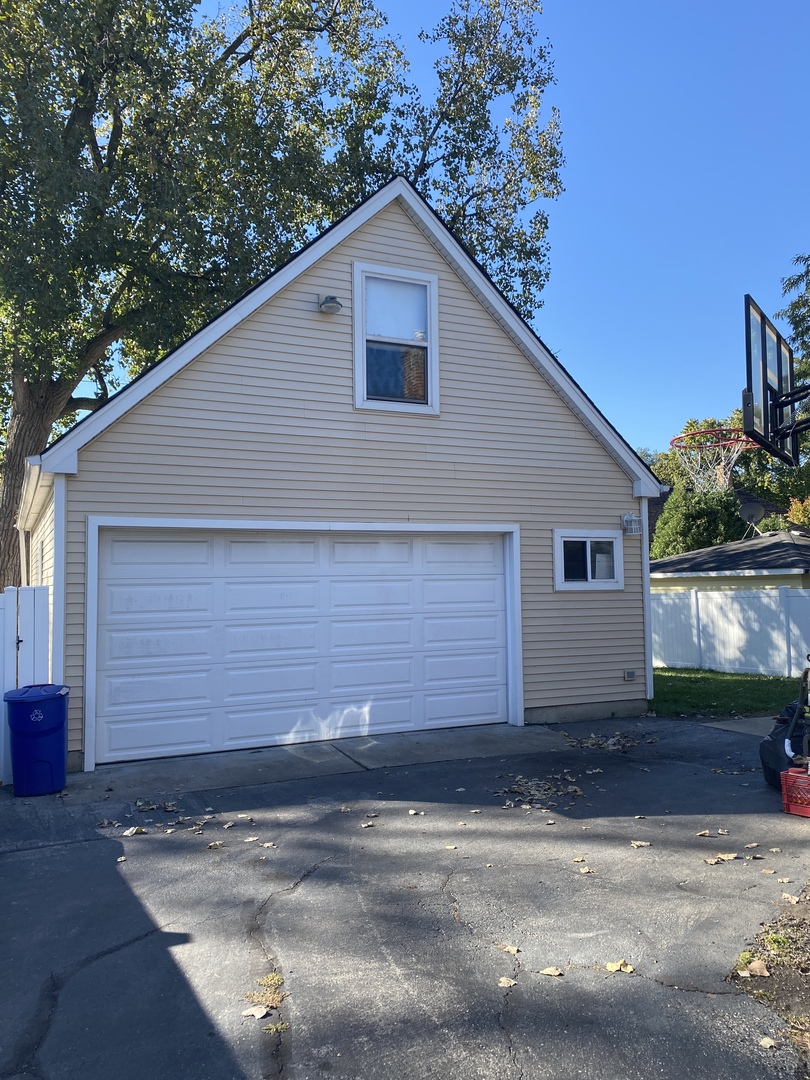 396 West St Charles Road Elmhurst, IL 60126 - Photo 3 of 16 Gallery Image 3
