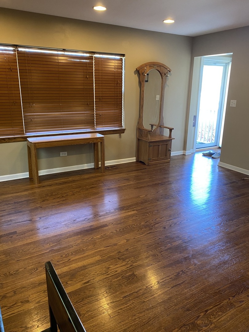 396 West St Charles Road Elmhurst, IL 60126 - Photo 4 of 16 Gallery Image 4