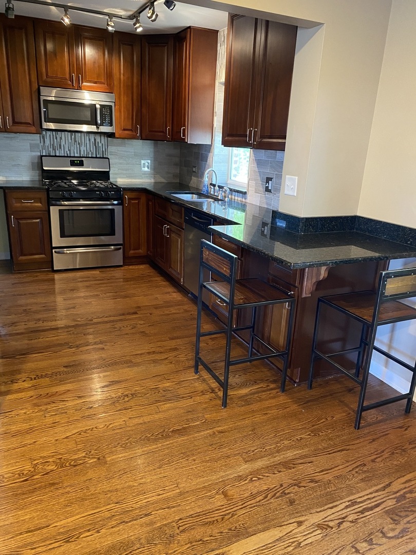 396 West St Charles Road Elmhurst, IL 60126 - Photo 7 of 16 Gallery Image 7