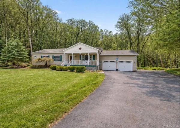 $700,000 | 45 Seminole Drive, Warwick, NY 10990