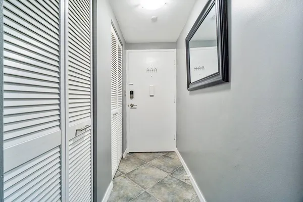 $2,600 | 1720 Harrison Street, Unit 12A, Hollywood, FL 33020