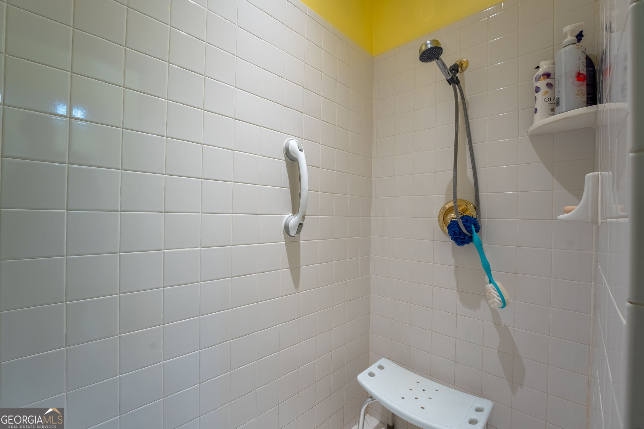50 Green Hill Place Toccoa, GA 30577 - Photo 19 of 38 a bathroom with a shower