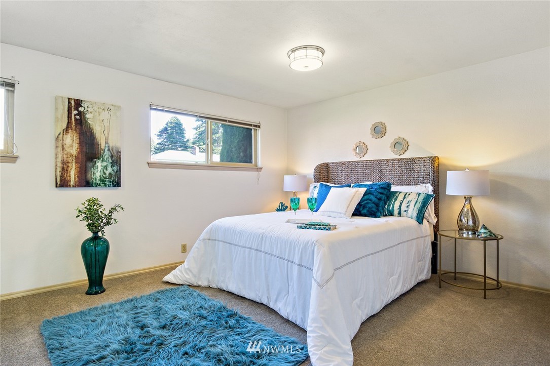 11405 21st Avenue Southwest Seattle, WA 98146 - Photo 15 of 25