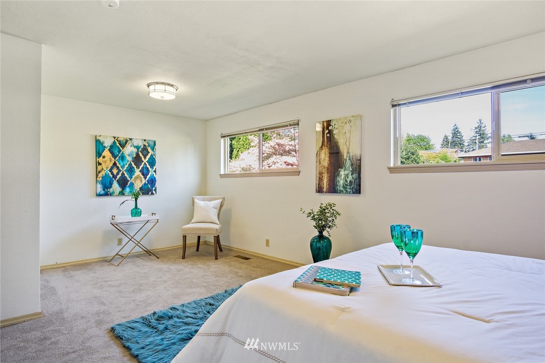 11405 21st Avenue Southwest Seattle, WA 98146 - Photo 16 of 25