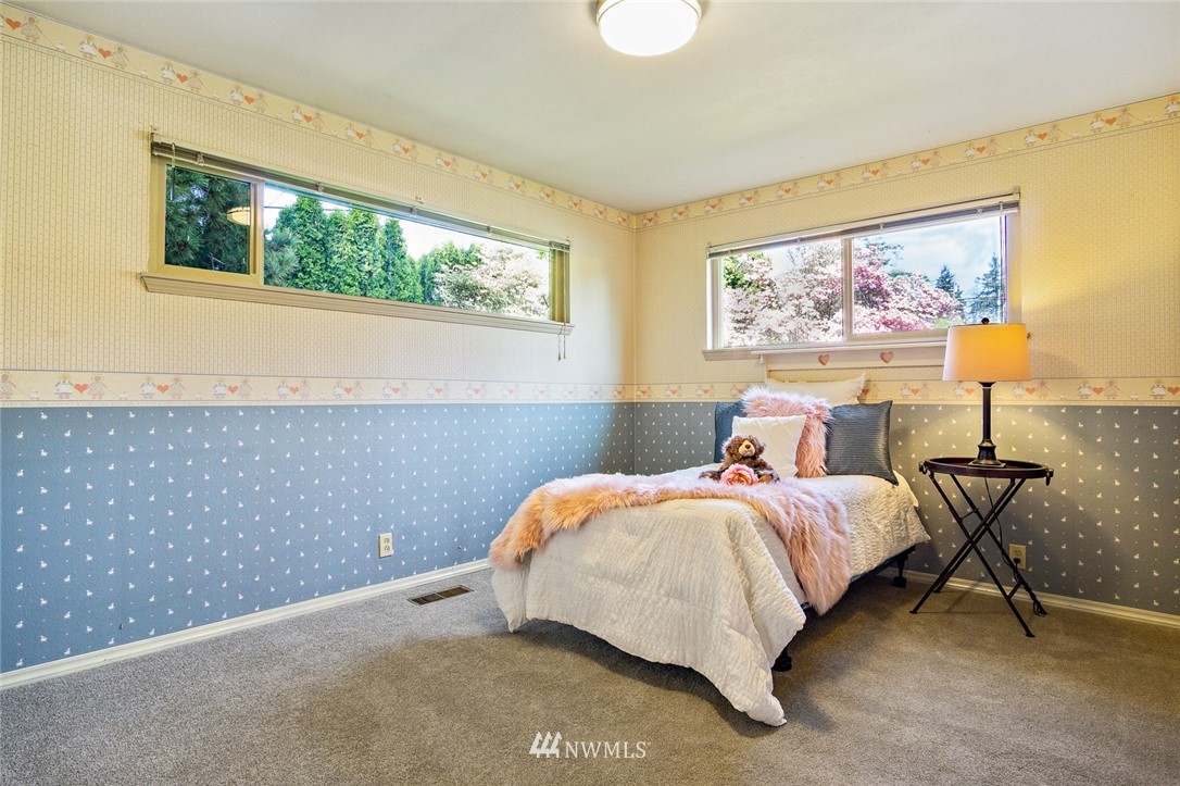 11405 21st Avenue Southwest Seattle, WA 98146 - Photo 17 of 25