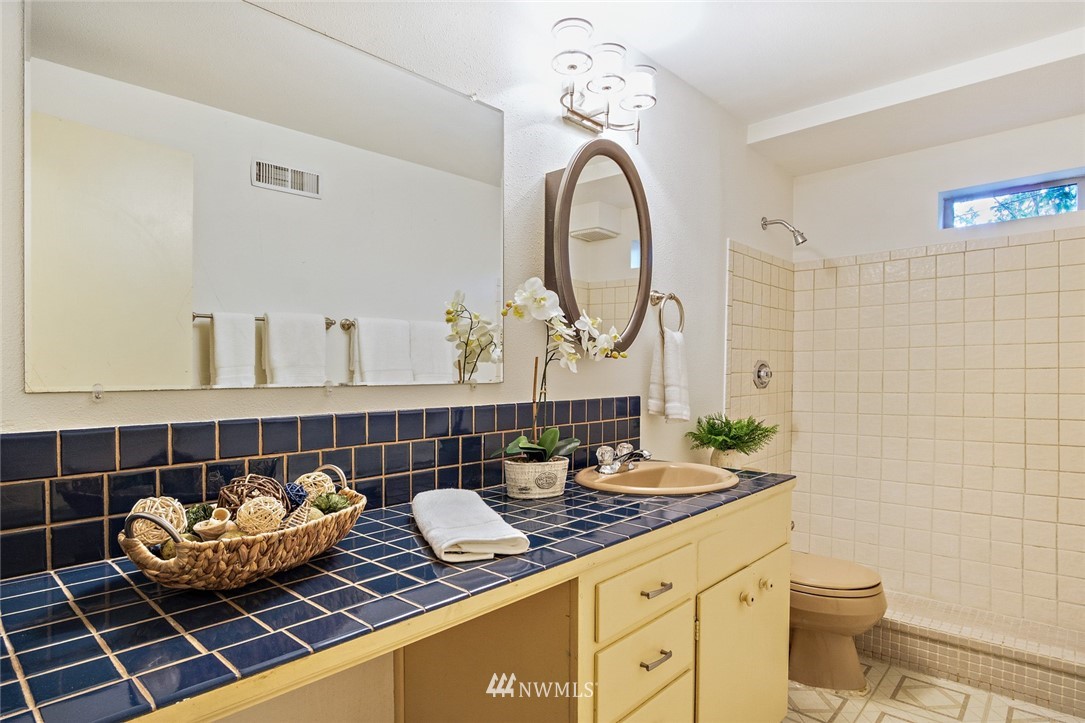 11405 21st Avenue Southwest Seattle, WA 98146 - Photo 23 of 25