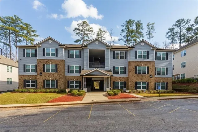 $155,900 | 3102 Fairington Village Drive, Lithonia, GA 30038