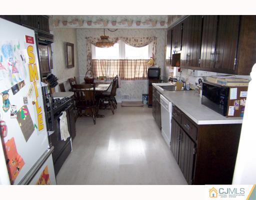 15 Winding Road Iselin, NJ 08830 - Photo 4 of 10 Gallery Image 4