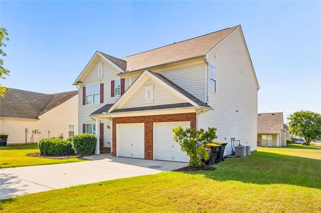 11611 Kades Trail Hampton, GA 30228 - Photo 3 of 35 Gallery Image 3