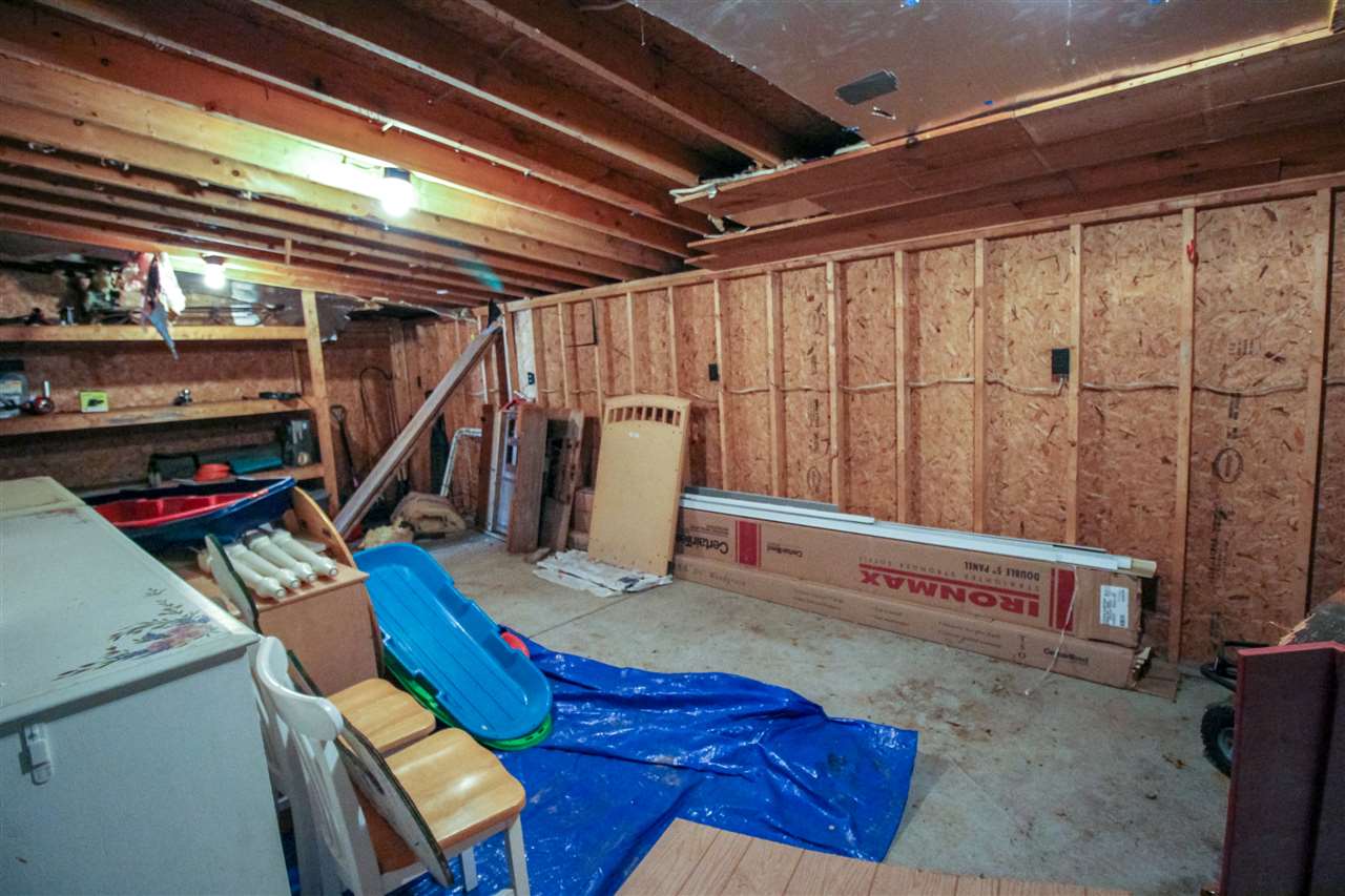 4374 Lapeer Road Burton, MI 48509 - Photo 41 of 49 31400020-40.JPG