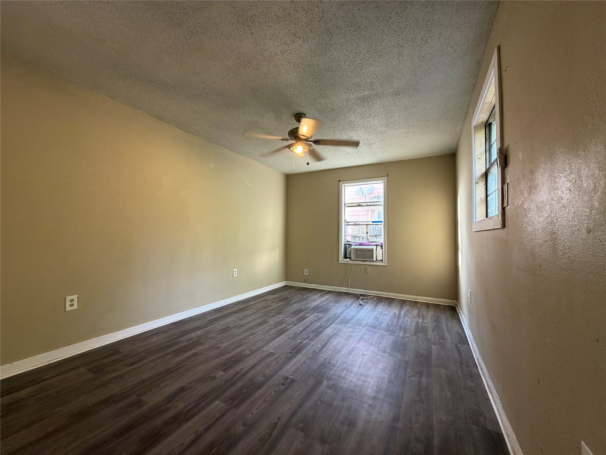 11914 Anchick Street Houston, TX 77076 - Photo 3 of 10