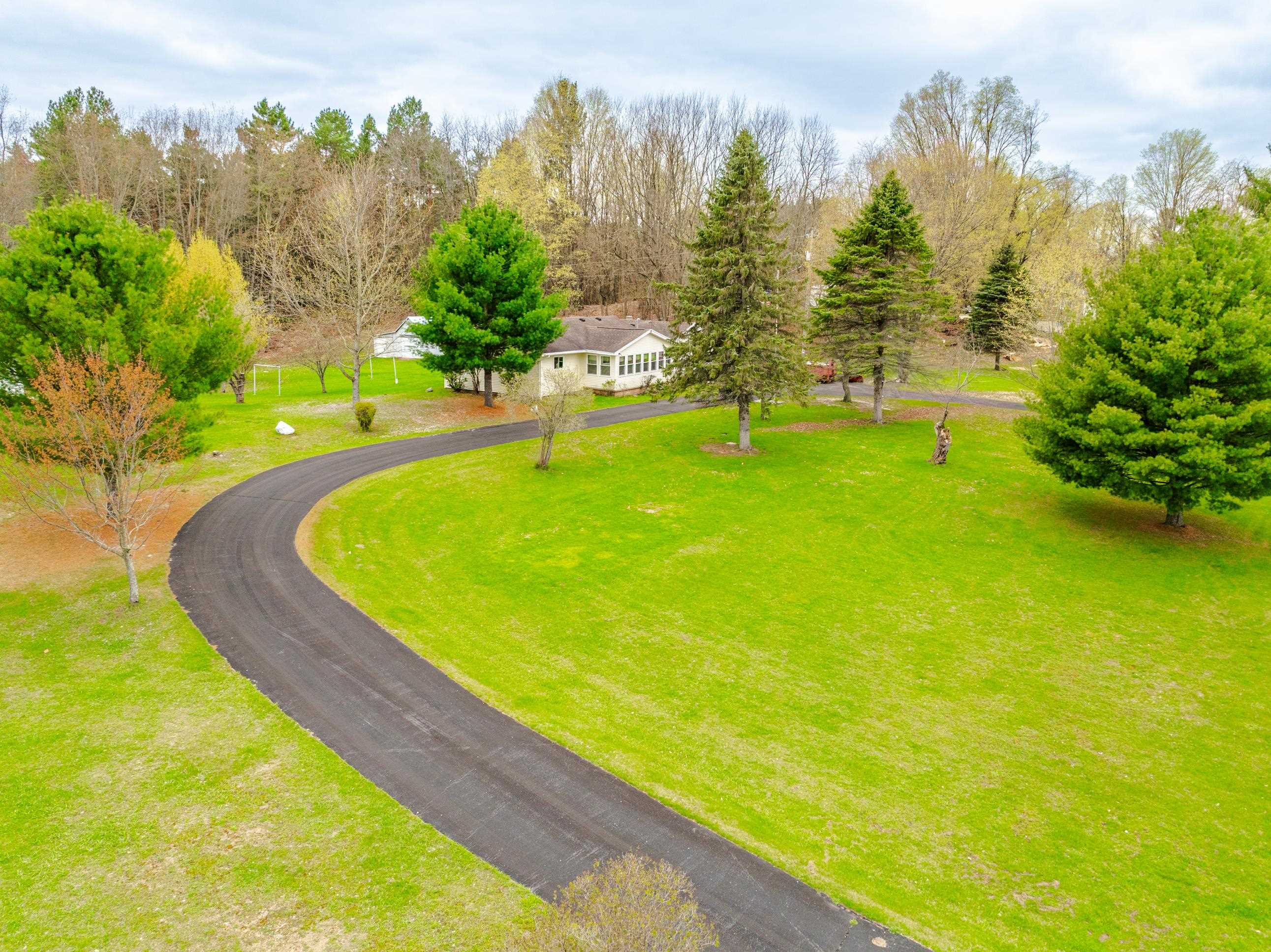 4935 East Boardman Road South Boardman, MI 49680 - Photo 8 of 37