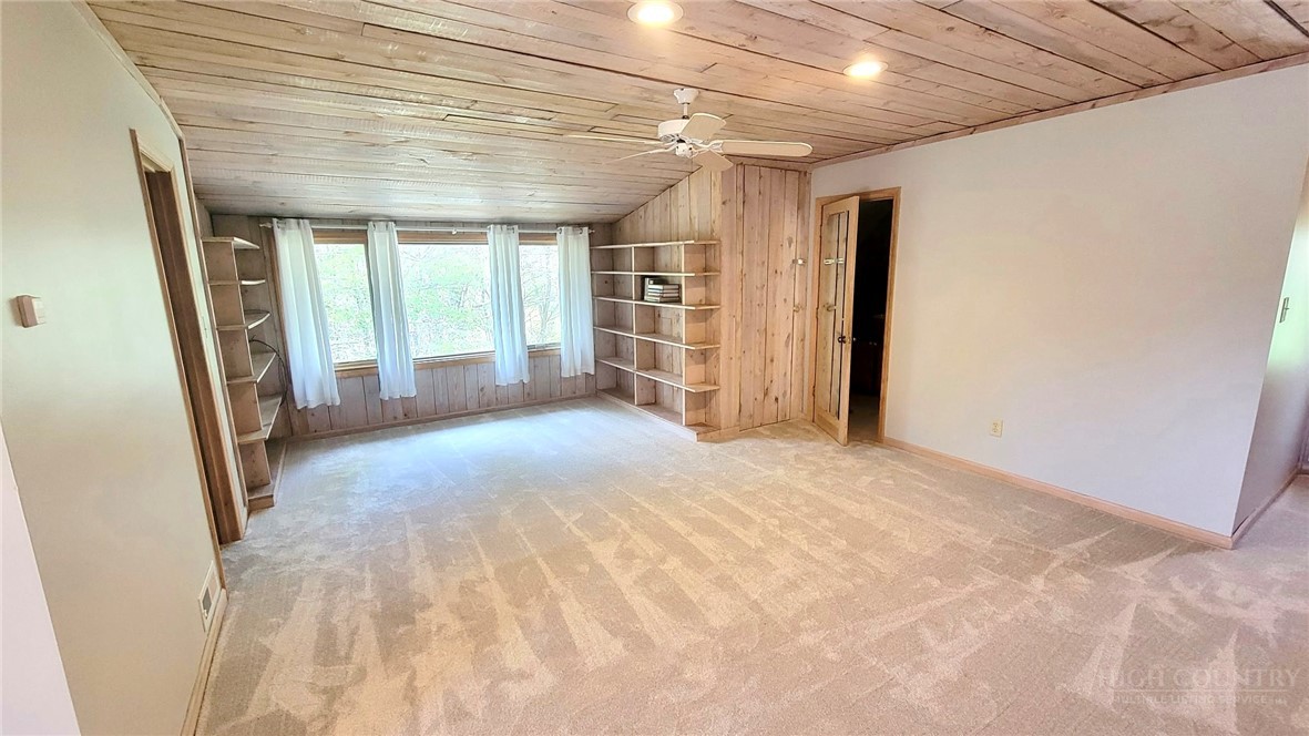 172 Yarrow Lane Boone, NC 28607 - Photo 18 of 30 a view of livingroom with hardwood