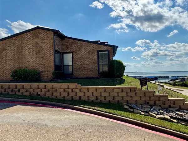 $1,900 | 155 Henry M Chandler Drive, Rockwall, TX 75032