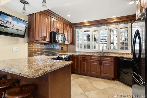 $569,900 | 6620 Lakepointe, Unit 18, Osage Beach, MO 65065