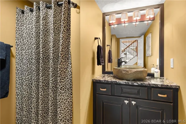 $569,900 | 6620 Lakepointe, Unit 18, Osage Beach, MO 65065
