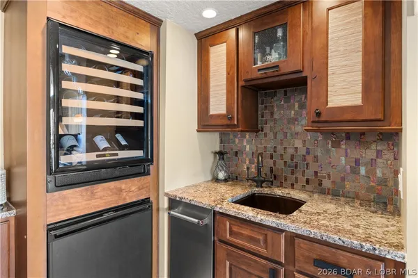 $569,900 | 6620 Lakepointe, Unit 18, Osage Beach, MO 65065