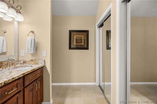 $569,900 | 6620 Lakepointe, Unit 18, Osage Beach, MO 65065