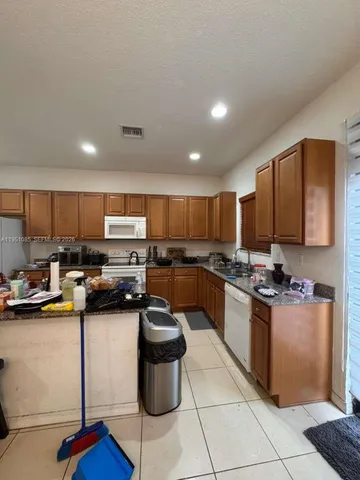 $3,750 | 772 Northeast 191st Terrace, Unit 772, Miami, FL 33179