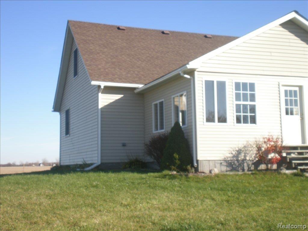 5395 Carter Road Capac, MI 48014 - Photo 3 of 18 PB051266