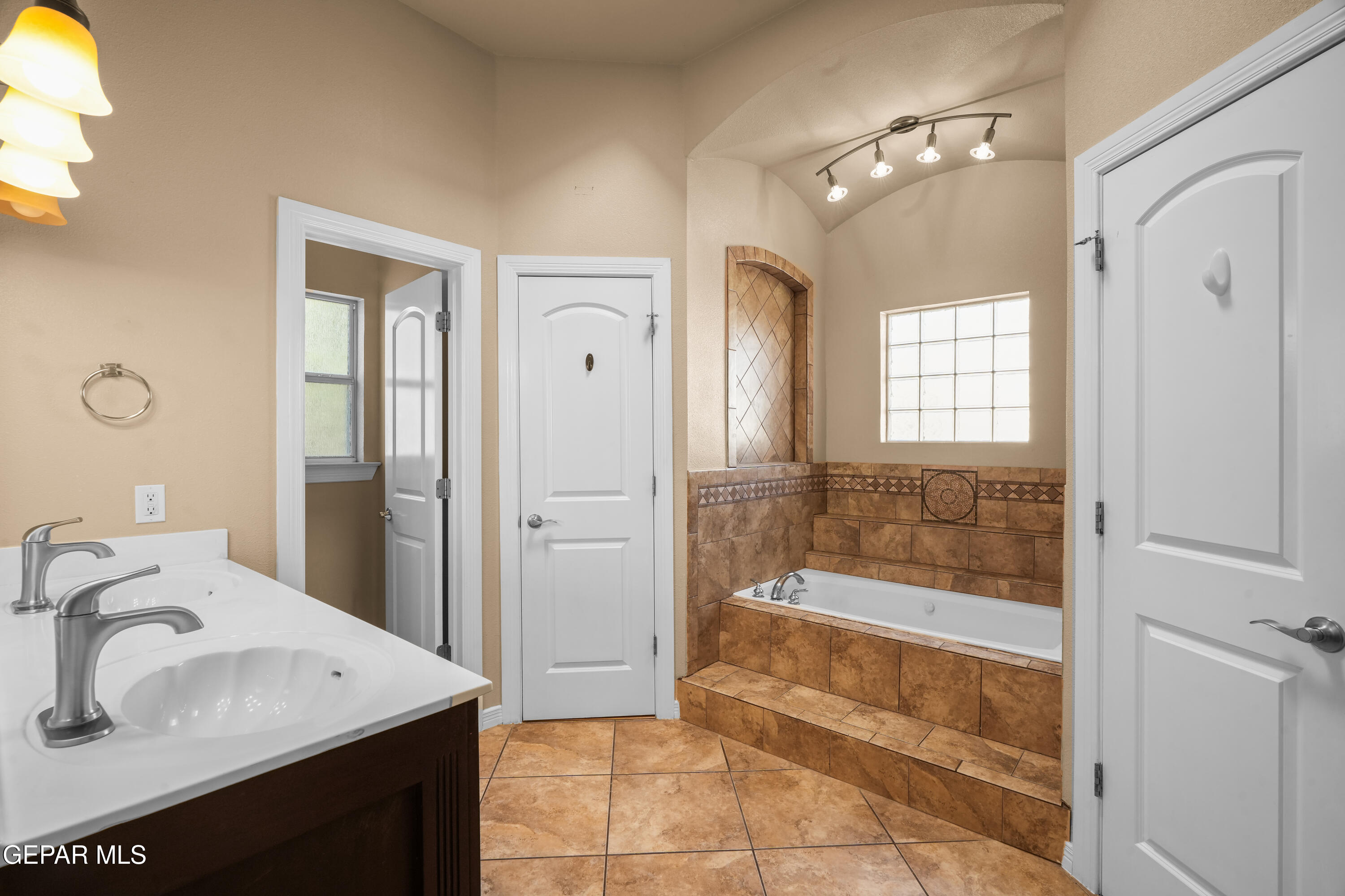 14737 Cactus Ridge Lane Horizon City, TX 79928 - Photo 11 of 21 14737 Cactus Ridge Ln-29