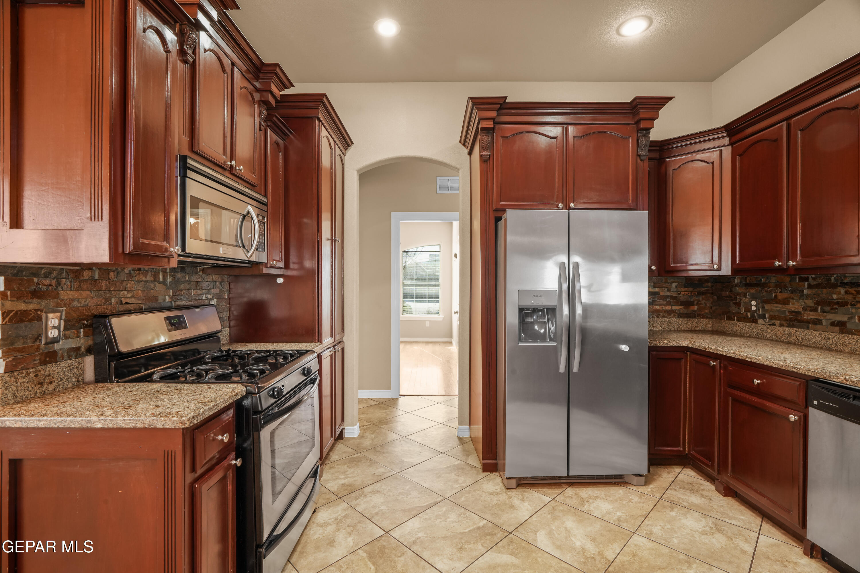 14737 Cactus Ridge Lane Horizon City, TX 79928 - Photo 9 of 21 14737 Cactus Ridge Ln-16