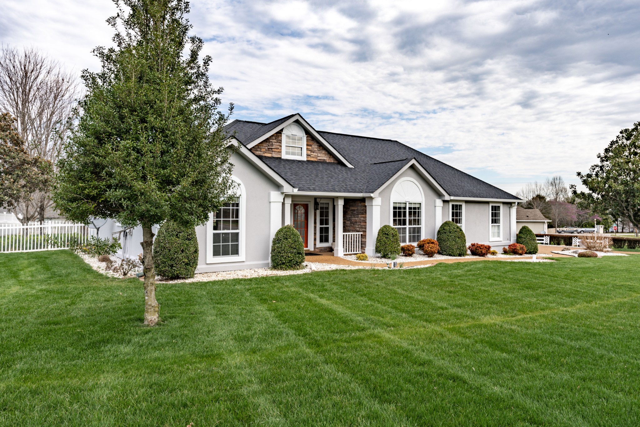 1243 Hunters Point Lane Spring Hill, TN 37174 - Photo 4 of 35 a front view of house with yard and green space
