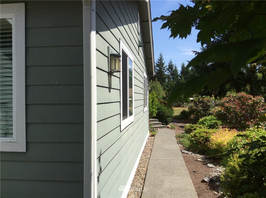 91 East Soderberg Road, Unit 6 Allyn, WA 98524 - Photo 14 of 17
