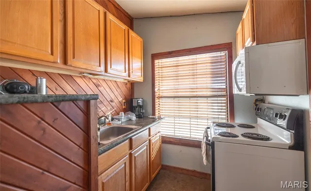 $950,000 | 17265 County Road 8280, Rolla, MO 65401